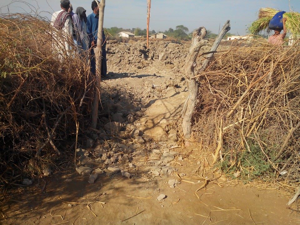 حملے کے دوران مندر کی عمارت منہدم کی گئی اور مکانات کو نقصان پہنچایا گیا